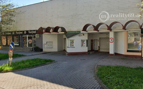 JAZERO - RAKETOVÁ - GARÁŽ V PARKOVACOM DOME.