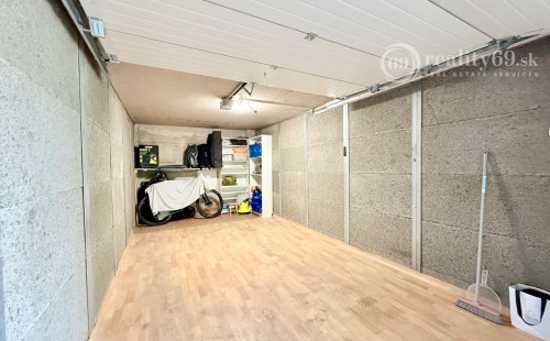 JAZERO - RAKETOVÁ - GARÁŽ V PARKOVACOM DOME.