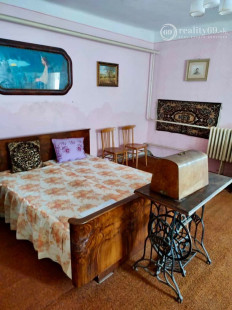 ČERNOCHOV - 3 IZBOVÝ RD V DOBROM STAVE, LETNÁ KUCHYŇA, 2007 M2 POZEMOK.