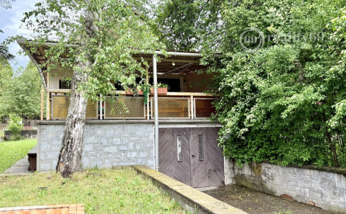 MAĎARSKO - JAZERO RAKACA - POSCHODOVÁ 5 IZBOVÁ CHATA, TERASA, BAZÉN, GARÁŽ.