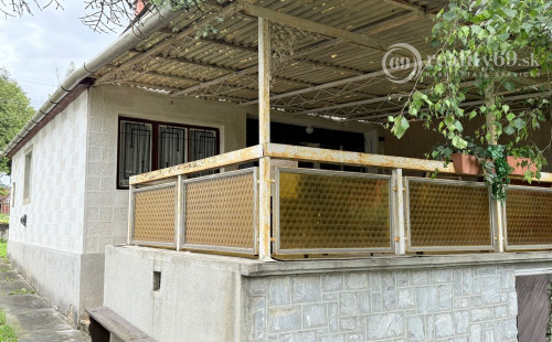 MAĎARSKO - JAZERO RAKACA - POSCHODOVÁ 5 IZBOVÁ CHATA, TERASA, BAZÉN, GARÁŽ.