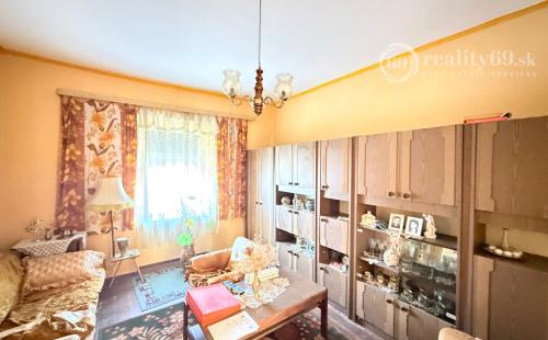 MAĎARSKO - FORRÓ / ENCS - ABÚJDEVECSER  - 4 IZBOVÝ DOM.