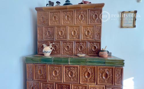 MAĎARSKO - GONC 6 IZBOVÝ POSCHODOVÝ RD S TERASOU, PIVNICOU, GARÁŽ, POZEMOK 1661 M2.