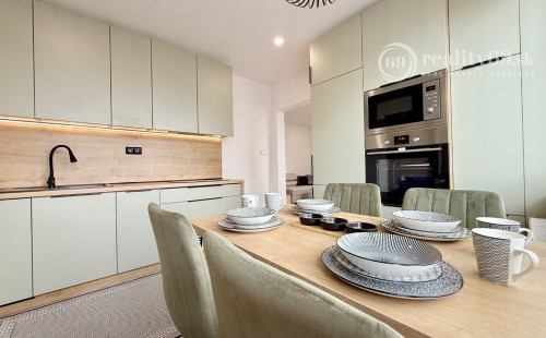 REZERVOVANÉ - KUZMÁNYHO -  KARPATSKÁ 3 IZBOVÝ LUXUSNÝ MODERNÝ BYT 71 M2 V TOP LOKALITE