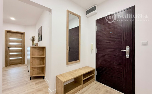 REZERVOVANÉ - KUZMÁNYHO -  KARPATSKÁ 3 IZBOVÝ LUXUSNÝ MODERNÝ BYT 71 M2 V TOP LOKALITE