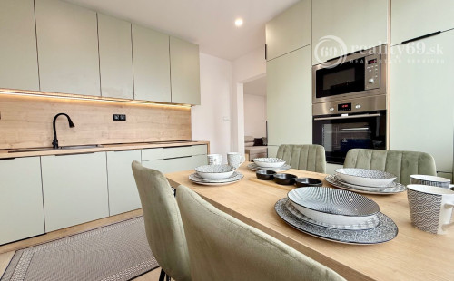 REZERVOVANÉ - KUZMÁNYHO -  KARPATSKÁ 3 IZBOVÝ LUXUSNÝ MODERNÝ BYT 71 M2 V TOP LOKALITE