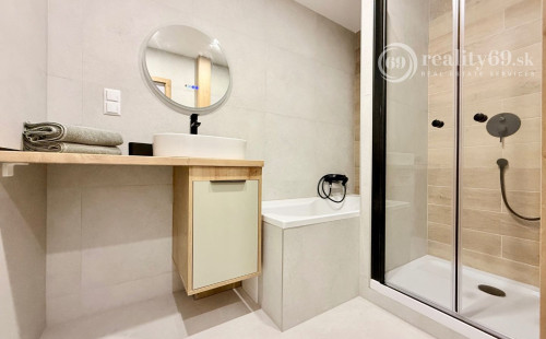 REZERVOVANÉ - KUZMÁNYHO -  KARPATSKÁ 3 IZBOVÝ LUXUSNÝ MODERNÝ BYT 71 M2 V TOP LOKALITE