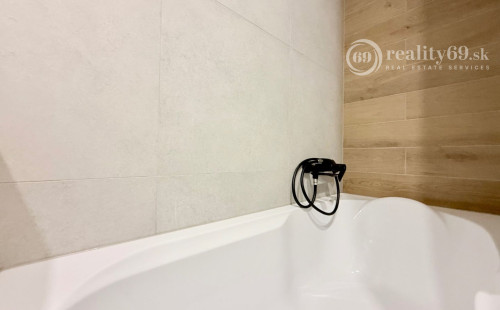 REZERVOVANÉ - KUZMÁNYHO -  KARPATSKÁ 3 IZBOVÝ LUXUSNÝ MODERNÝ BYT 71 M2 V TOP LOKALITE