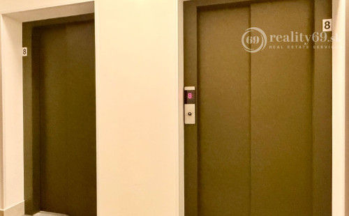 REZERVOVANÉ - KUZMÁNYHO -  KARPATSKÁ 3 IZBOVÝ LUXUSNÝ MODERNÝ BYT 71 M2 V TOP LOKALITE