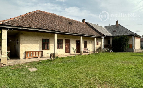 MAĎARSKO - ENCS SUPER DVOJGENERAČNÝ DOM  S ROZLOHOU 120 M2 + 120 M2