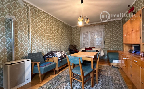 MAĎARSKO - ENCS SUPER DVOJGENERAČNÝ DOM  S ROZLOHOU 120 M2 + 120 M2