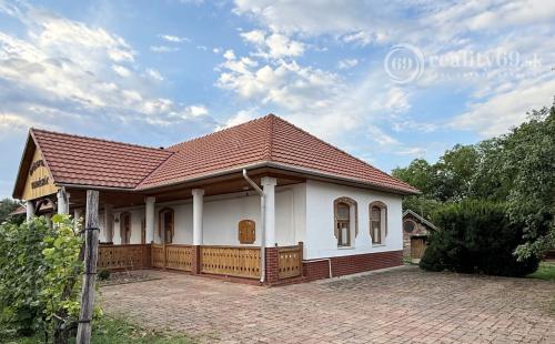 REZERVOVANÉ - MAĎARSKO - GONC TOP PENZIÓN BLÍZKO SLOVENSKÝCH HRANÍC, VÝBORNÁ INVESTÍCIA.