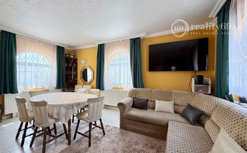 MAĎARSKO FORRÓ - SUPER 5 IZBOVÝ RD SO ZÁHRADOU