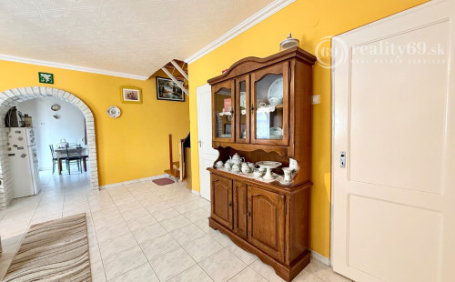 MAĎARSKO FORRÓ - SUPER 5 IZBOVÝ RD SO ZÁHRADOU