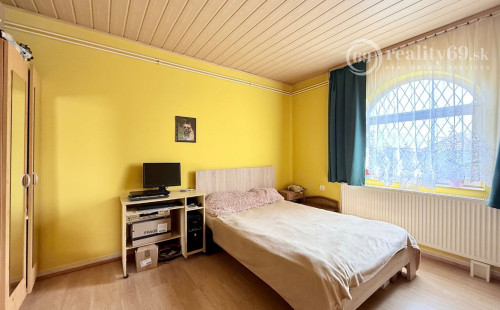 MAĎARSKO FORRÓ - SUPER 5 IZBOVÝ RD SO ZÁHRADOU