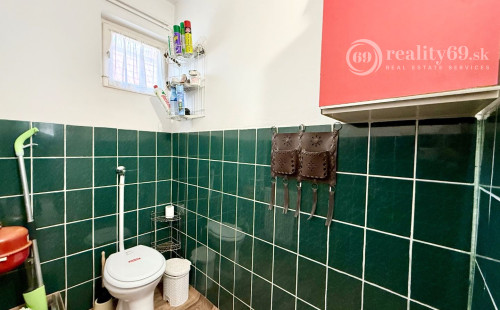 MAĎARSKO FORRÓ - SUPER 5 IZBOVÝ RD SO ZÁHRADOU