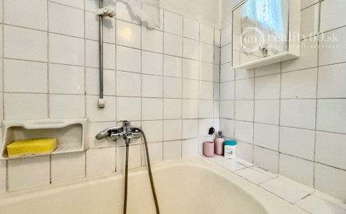 MAĎARSKO - SZENDRO - PEKNÝ 3 IZBOVÝ RODINNÝ DOM, GARÁŽ