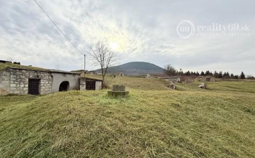 MAĎARSKO - ABAÚJSZÁTÓ - FUNKČNÁ VINNÁ PIVNICA PRE GURMÁNOV.