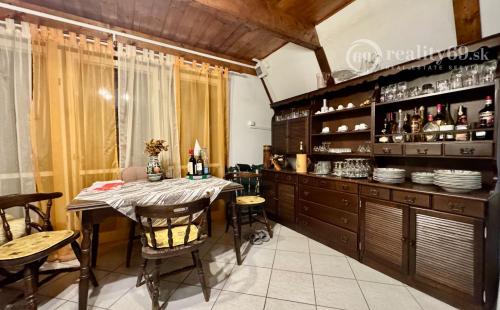 MAĎARSKO - PRI MISKOLCI - 3 IZBOVÁ POSCHODOVÁ CHATA 60 M2, TOP LOKALITA