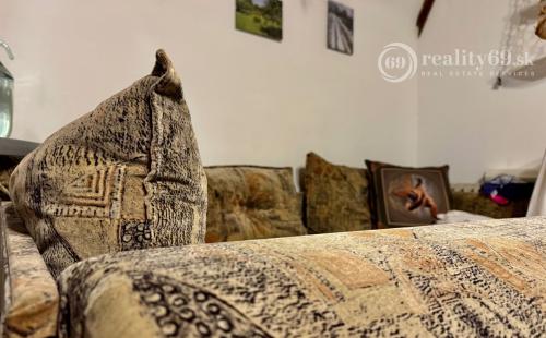 MAĎARSKO - PRI MISKOLCI - 3 IZBOVÁ POSCHODOVÁ CHATA 60 M2, TOP LOKALITA