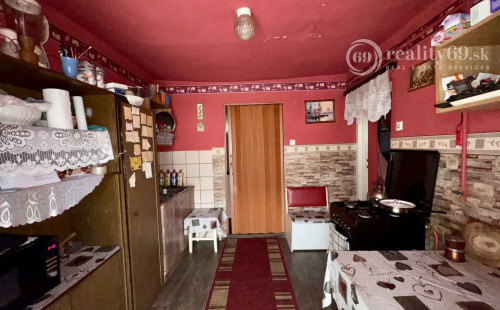 MAĎARSKO - FORRÓ / ENCS - ABÚJDEVECSER  - 3 IZBOVÝ DOM IHNEĎ OBÝVATEĽNÝ