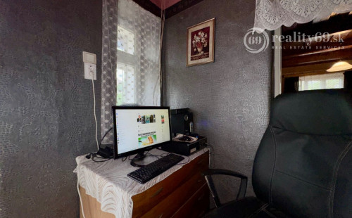 MAĎARSKO - FORRÓ / ENCS - ABÚJDEVECSER  - 3 IZBOVÝ DOM IHNEĎ OBÝVATEĽNÝ