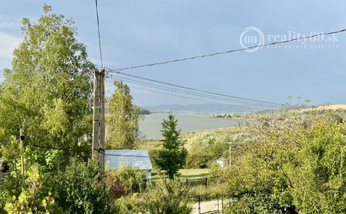 NOVÁ CENA - MAĎARSKO - JAZERO RAKACA - POSCHODOVÁ 3 IZBOVÁ CHATA PRI JAZERE S TERASOU