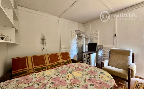 NOVÁ CENA - MAĎARSKO - JAZERO RAKACA - POSCHODOVÁ 3 IZBOVÁ CHATA PRI JAZERE S TERASOU