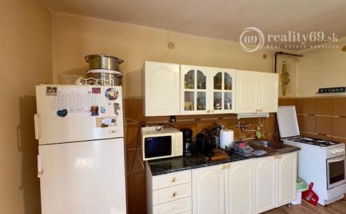 SUPER CENA - MAĎARSKO - MÉRA - 2 IZBOVÝ RODINNÝ DOM PÔVODNÝ STAV.