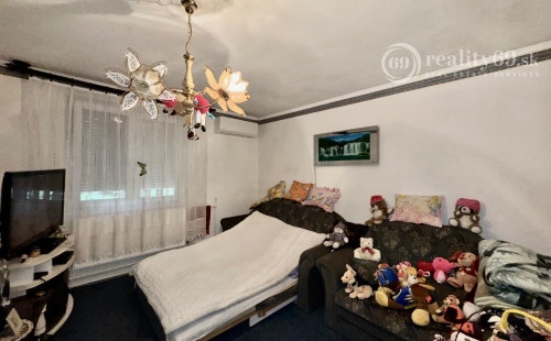 MAĎARSKO - MÁRTONYI - PEKNÝ 4 IZBOVÝ RD V KRÁSNEJ LOKALITE BLÍZKO JAZERA RAKACA.