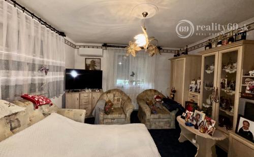 MAĎARSKO - MÁRTONYI - PEKNÝ 4 IZBOVÝ RD V KRÁSNEJ LOKALITE BLÍZKO JAZERA RAKACA.