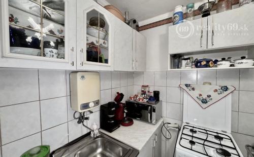 MAĎARSKO - MÁRTONYI - PEKNÝ 4 IZBOVÝ RD V KRÁSNEJ LOKALITE BLÍZKO JAZERA RAKACA.