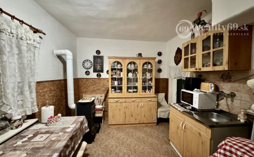 MAĎARSKO - MÁRTONYI - PEKNÝ 4 IZBOVÝ RD V KRÁSNEJ LOKALITE BLÍZKO JAZERA RAKACA.