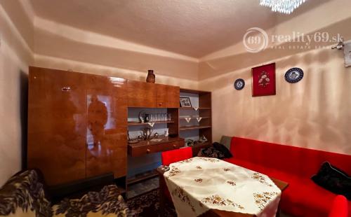 MAĎARSKO - TORNASZENTANDRÁS - PEKNÝ 3 IZBOVÝ DOM, LETNÁ KUCHYŇA.