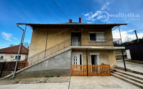 MAĎARSKO - SZENDRO  PEKNÝ DVOJGENERAČNÝ RODINNÝ DOM PO KOMPLETNEJ REKONŠTRUKCII LEN 60 KM Z KOŠÍC