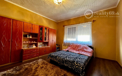 MAĎARSKO - SZENDRO  PEKNÝ DVOJGENERAČNÝ RODINNÝ DOM PO KOMPLETNEJ REKONŠTRUKCII LEN 60 KM Z KOŠÍC