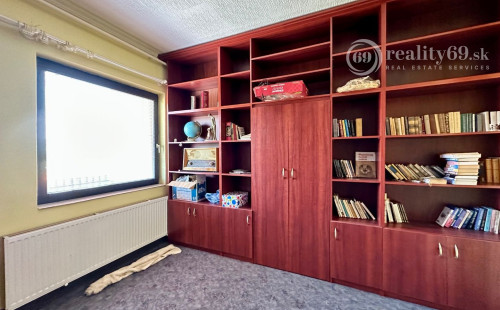 MAĎARSKO - SZENDRO PEKNÝ 5 IZBOVÝ RODINNÝ DOM S 2 BYTOVÝMI JEDNOTKAMI, S TERASOU A GARÁŽOU