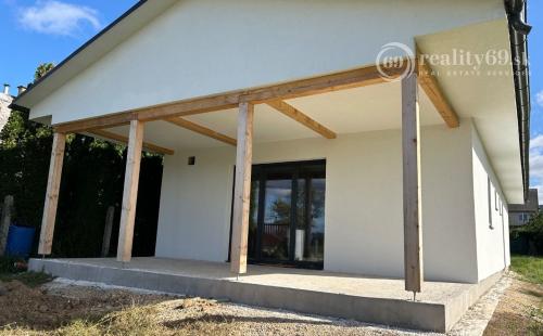 MAĎARSKO - GONC NOVOSTAVBA 4 IZBOVÉHO RD 100 M2, POZEMOK 852 M2