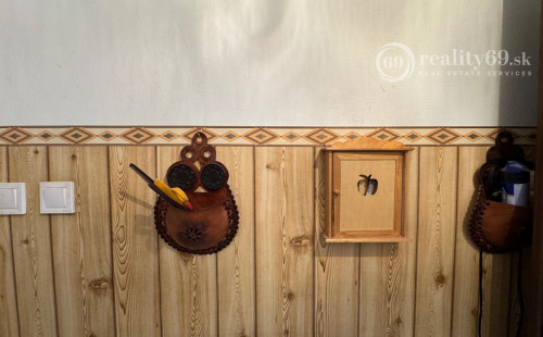 MAĎARSKO - MÉRA 4 IZBOVÝ POSCHODOVÝ RODINNÝ DOM S GARÁŽOU.