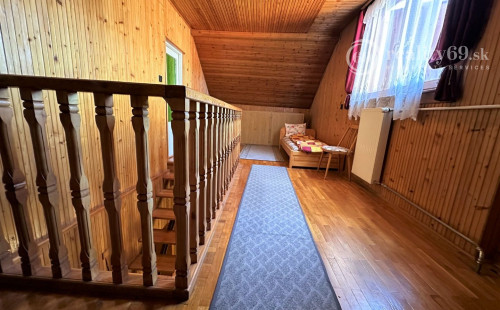 MAĎARSKO - SZENDRO PEKNÝ 6 IZBOVÝ RODINNÝ DOM S VEDĽAJŠÍMI HOSPODÁRSKYMI BUDOVAMI