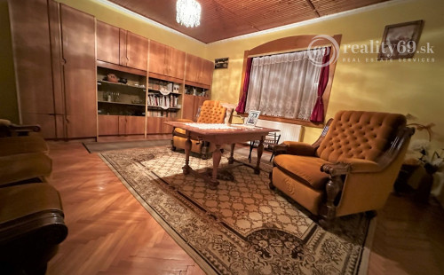 MAĎARSKO - SZENDRO PEKNÝ 6 IZBOVÝ RODINNÝ DOM S VEDĽAJŠÍMI HOSPODÁRSKYMI BUDOVAMI