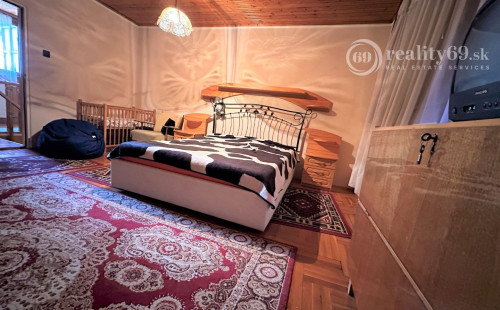 MAĎARSKO - SZENDRO PEKNÝ 6 IZBOVÝ RODINNÝ DOM S VEDĽAJŠÍMI HOSPODÁRSKYMI BUDOVAMI