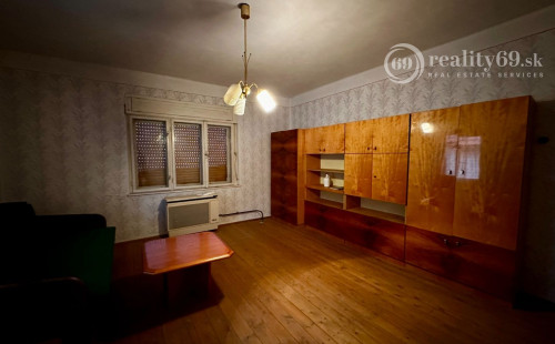 MAĎARSKO - TOP LOKALITA SZOGLIGET PEKNÝ RODINNÝ DOM