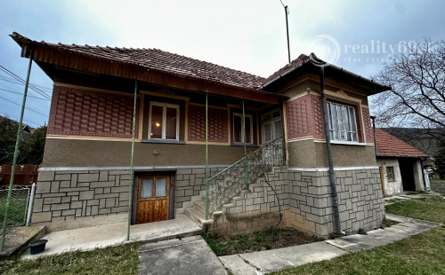 MAĎARSKO - TOP LOKALITA SZOGLIGET PEKNÝ RODINNÝ DOM