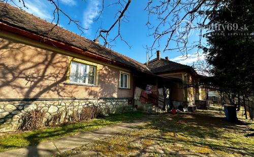 MAĎARSKO -  ZNÍŽENÁ CENA - KOMJÁTI 4 IZBOVÝ RD S GARÁŽOU