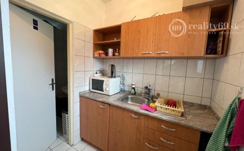 KOŠICE - NA PRENÁJOM KANCELÁRSKE PRIESTORY NA FLORIÁNSKEJ ULICI V BUDOVE EURODOM