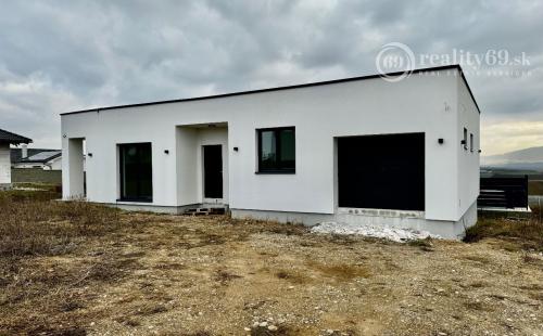 HANISKA - PEKNÝ RODINNÝ DOM NA KĽÚČ NOVOSTAVBA 4 IZBOVÉHO BUNGALOVU V NOVEJ LOKALITE.