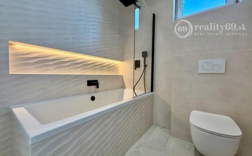 HANISKA - PEKNÝ RODINNÝ DOM NA KĽÚČ NOVOSTAVBA 4 IZBOVÉHO BUNGALOVU V NOVEJ LOKALITE.