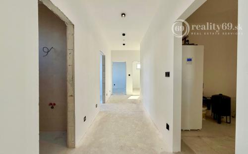 HANISKA - PEKNÝ RODINNÝ DOM NA KĽÚČ NOVOSTAVBA 4 IZBOVÉHO BUNGALOVU V NOVEJ LOKALITE.