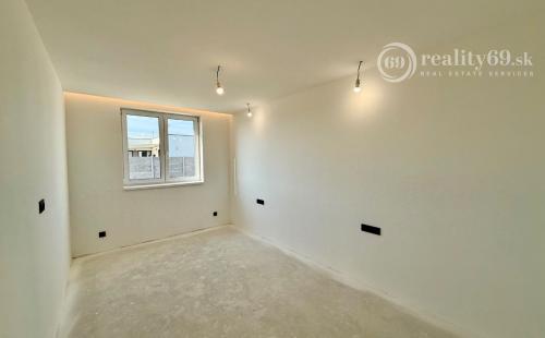 HANISKA - PEKNÝ RODINNÝ DOM NA KĽÚČ NOVOSTAVBA 4 IZBOVÉHO BUNGALOVU V NOVEJ LOKALITE.